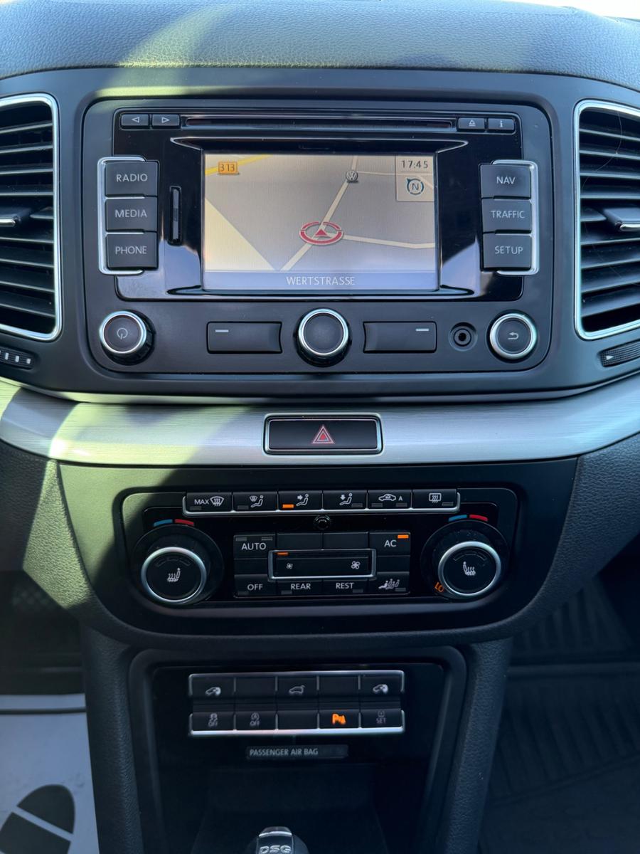 Volkswagen Sharan 2012 — photo 11