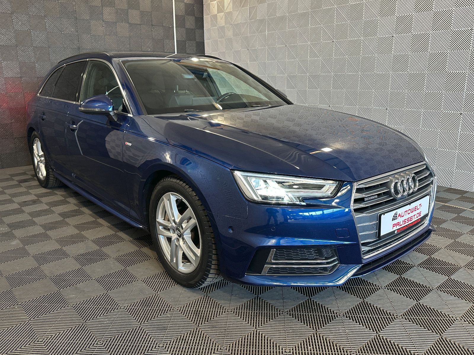 Gebrauchtwagen Audi A4 A4 Avant 2.0 TFSI quattro*S LINE*LED-360°-AHK-18 in Horb am Neckar