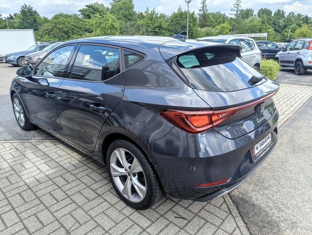 Fahrzeugabbildung SEAT Leon FR 2.0 TDI + mit Fahrschul Kit
