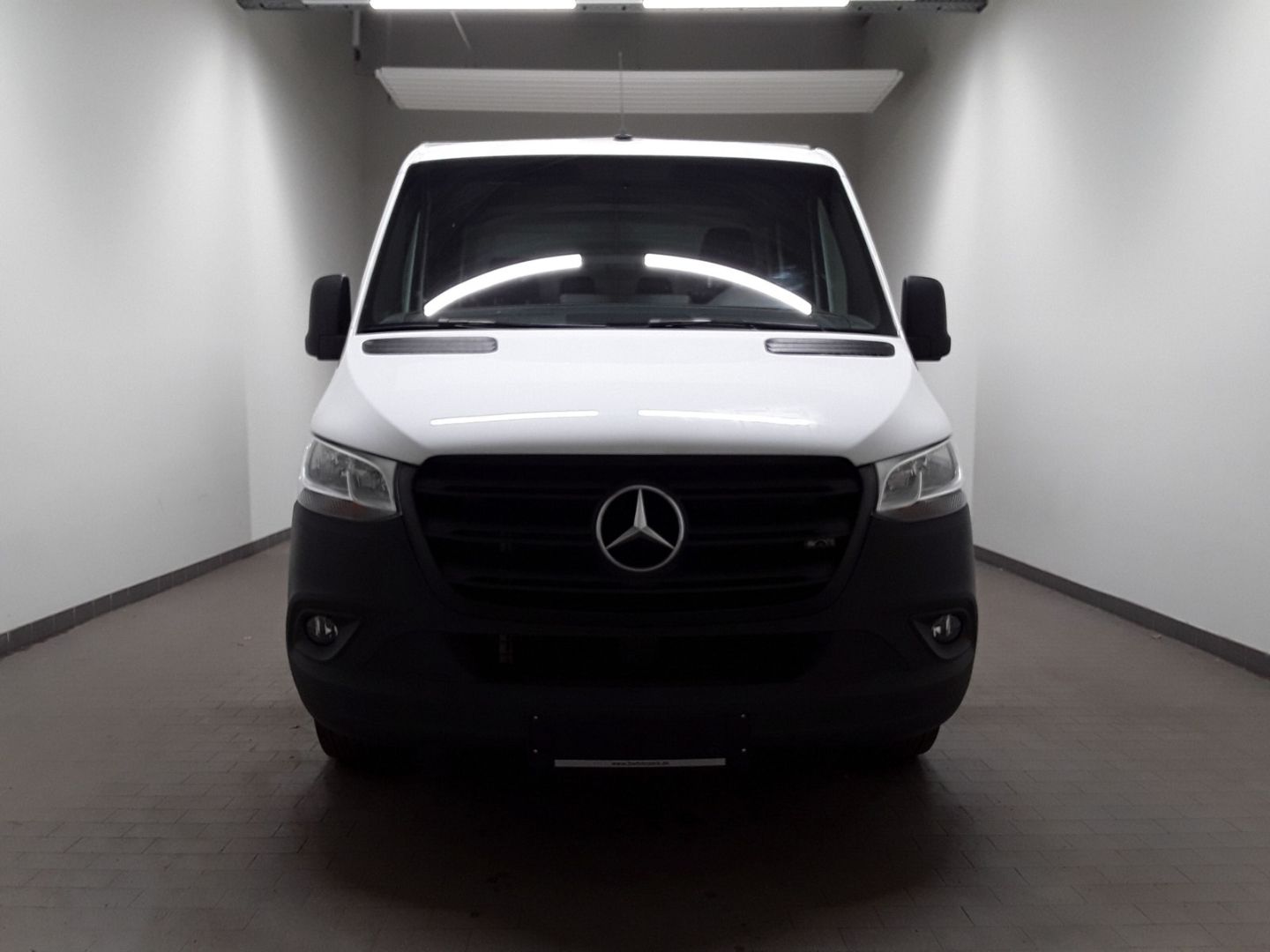 Fahrzeugabbildung Mercedes-Benz Sprinter III Pritsche DoKa RWD 215  CDI L1 EU6d-