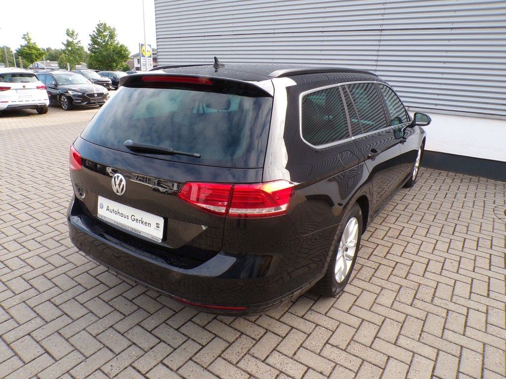 Fahrzeugabbildung Volkswagen Passat Variant  1.4 TSI Comfortline *R-Line Spor