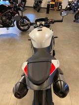 Triumph Speed Triple RS 1050 - Angebote entsprechen deinen Suchkriterien