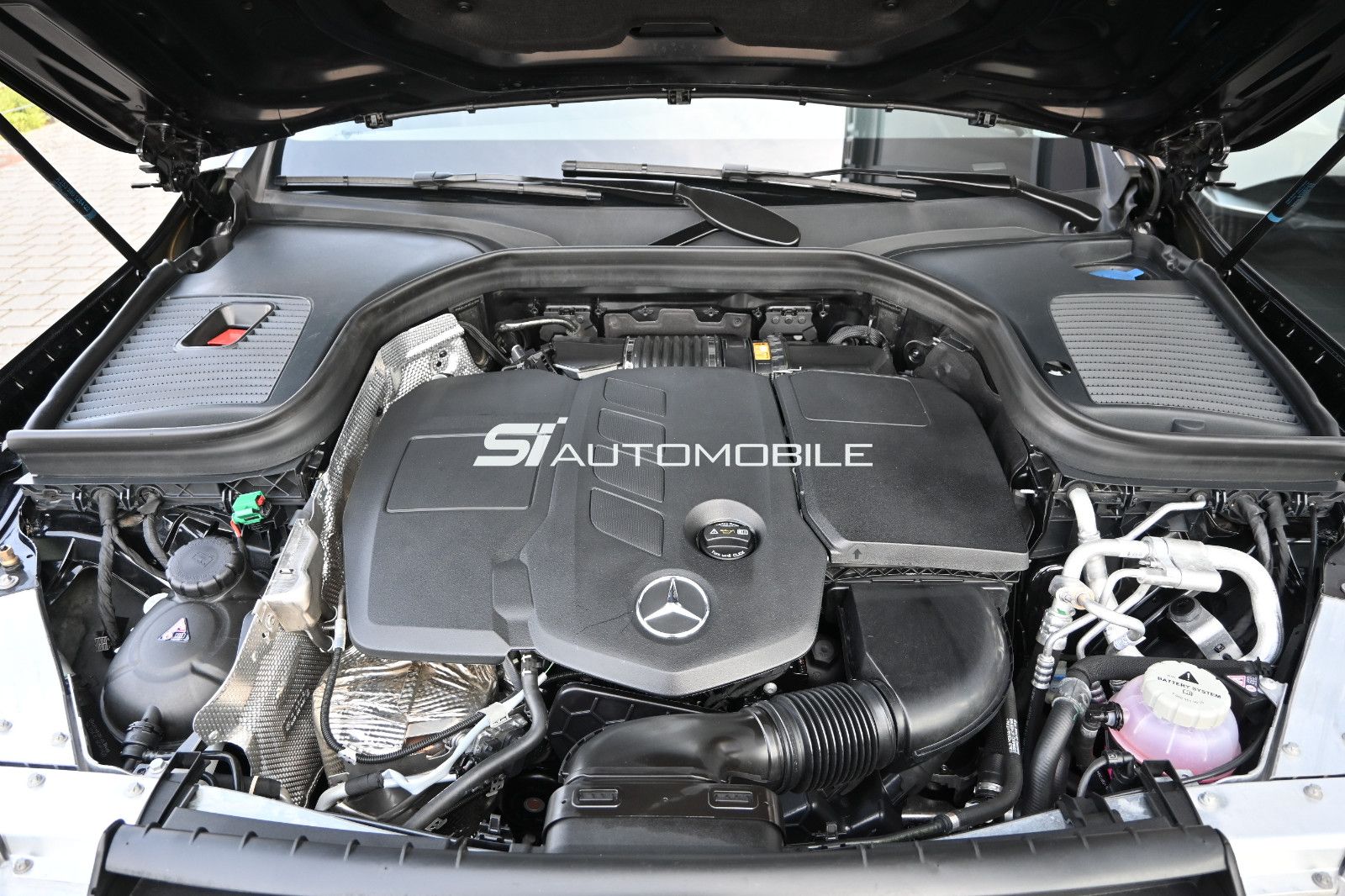 Fahrzeugabbildung Mercedes-Benz GLC 300 de 4MAT. AMG LINE °ACC°HEAD-UP°MEMORY°