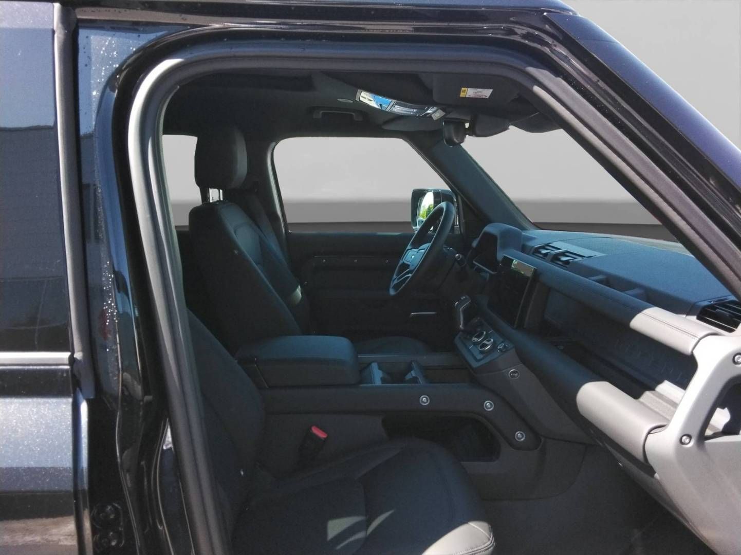 Fahrzeugabbildung Land Rover Defender 110 D250 X-Dynamic SE