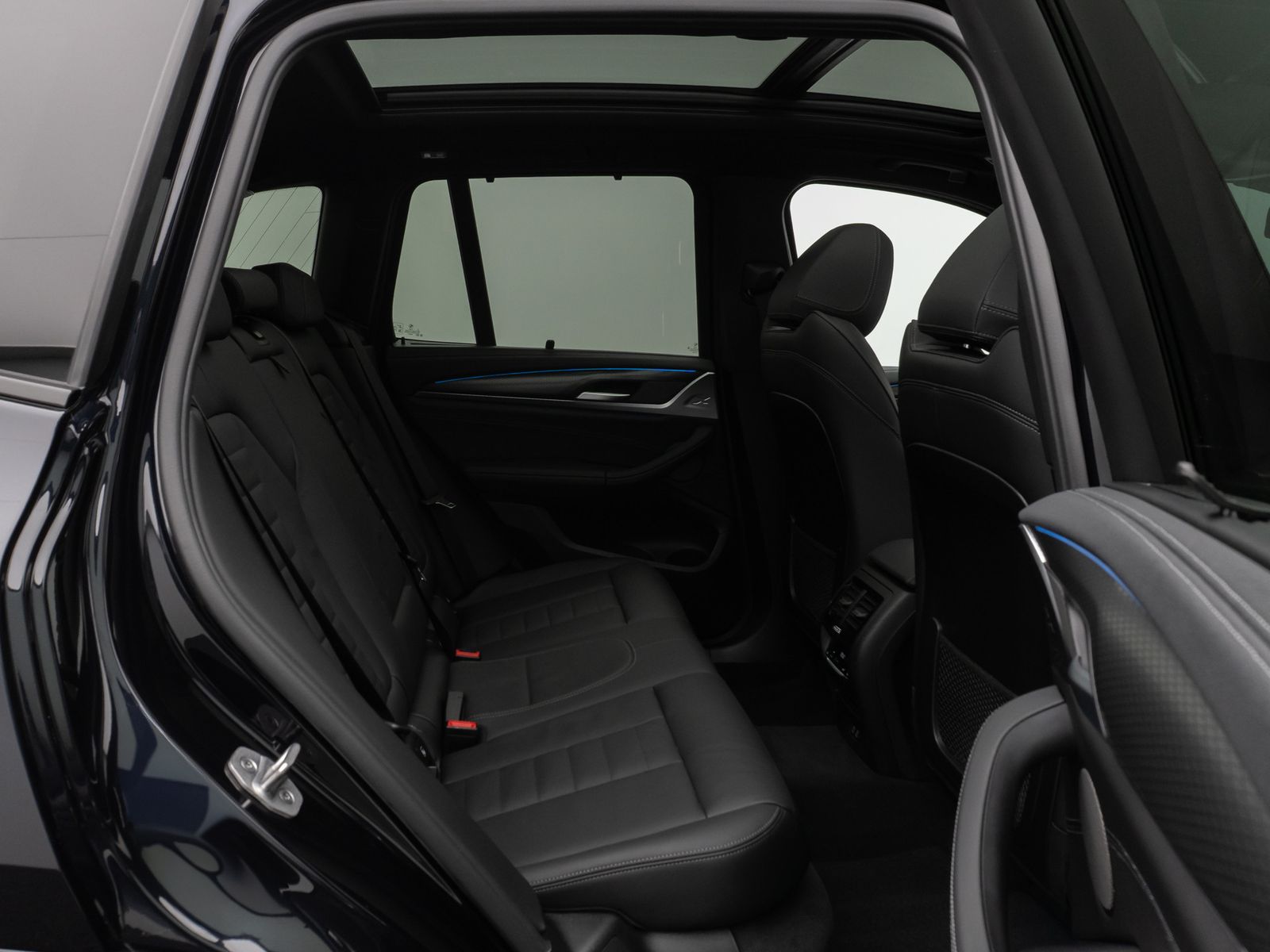 Fahrzeugabbildung BMW X3 xD30e M Sport Panorama Laser 360° HUD DAB H/K