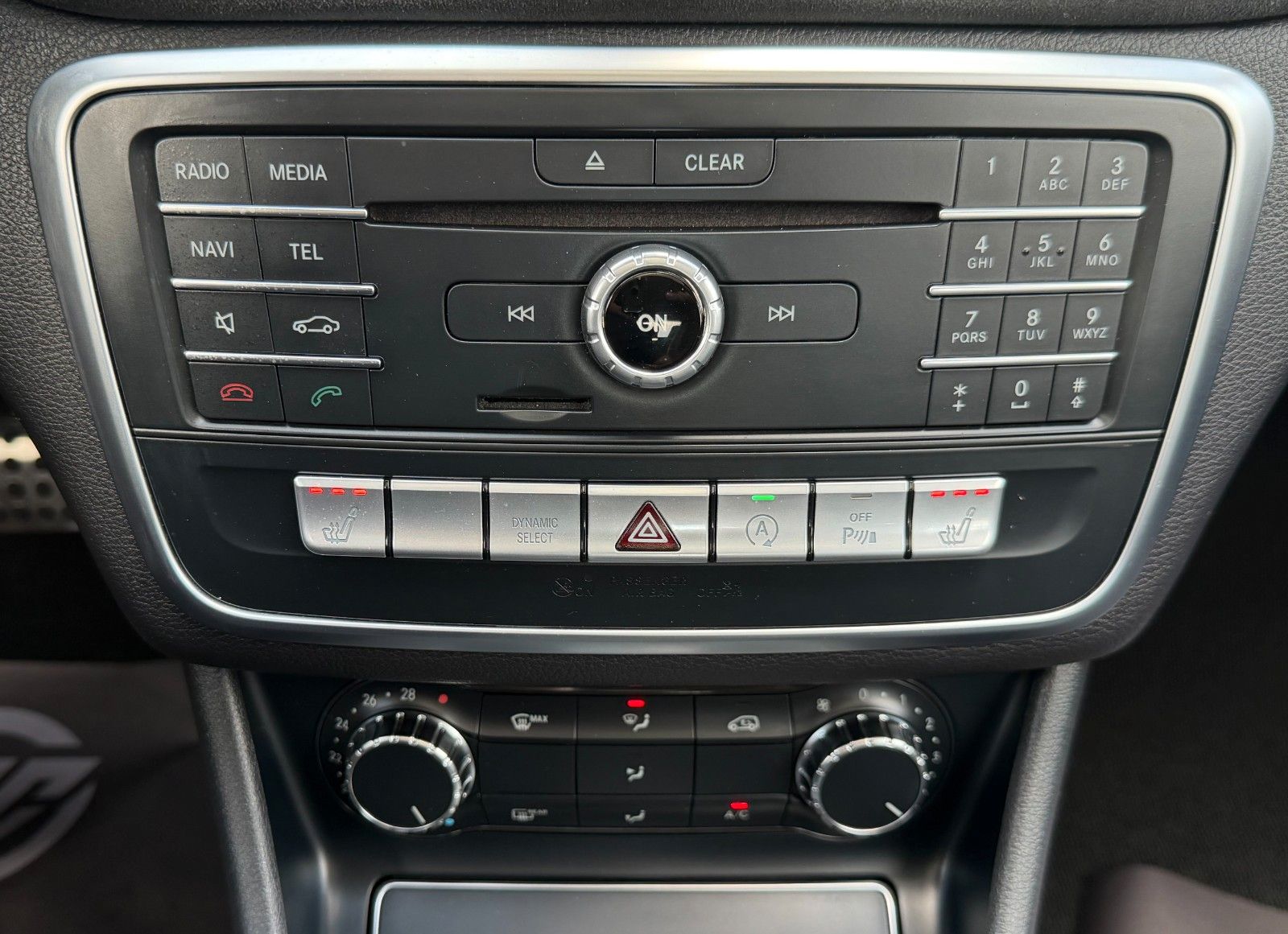 Mercedes-Benz CLA 200 AMG Edition PANO KAMERA LED Ambiente foto 25