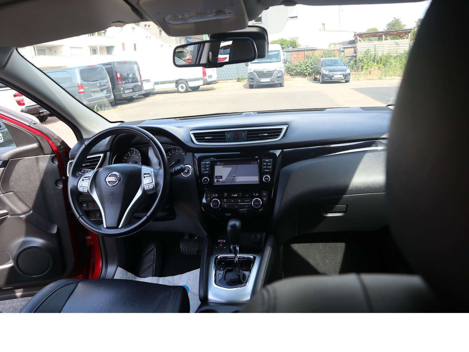 Fahrzeugabbildung Nissan Qashqai Tekna Navi Leder Scheckheftgepflegt