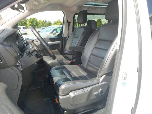 Fahrzeugabbildung Opel Zafira Life 2.0 D Tourer M>AUT/AHK/Tisch/