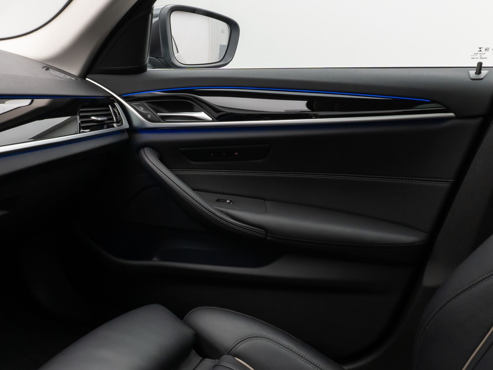 Fahrzeugabbildung BMW 530d Panorama Laser Kamera HUD DAB HiFi Komfort