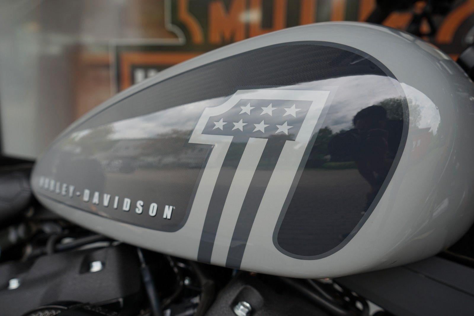 Fahrzeugabbildung Harley-Davidson Softail Street Bob 114 CLUBSTYLE Öhlins Zard DON