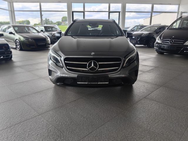 MERCEDES-BENZ GLA 200 d Score*NAVI*VOLLAUSSTATTUNG*