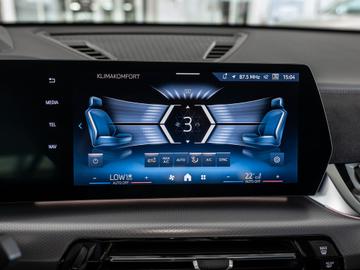 2026 BMW IX2 缩略图 23