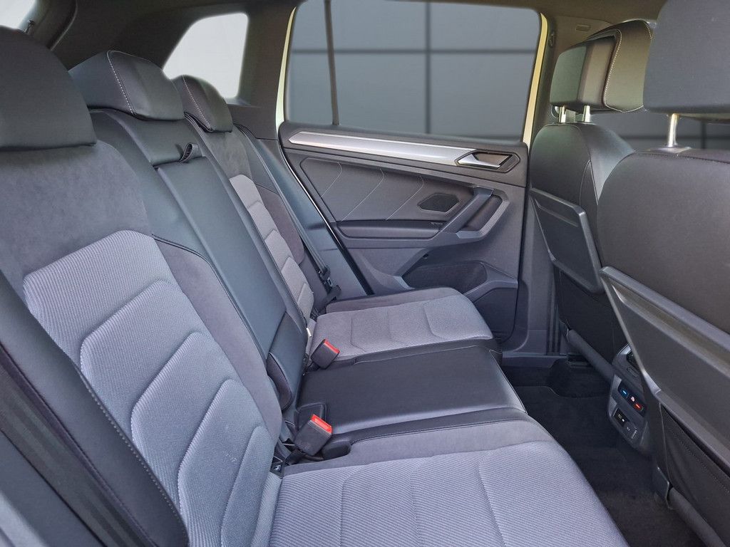 Tiguan 2.0 TSI R-Line 4Motion *DSG*AHK*PANO*BLAC
