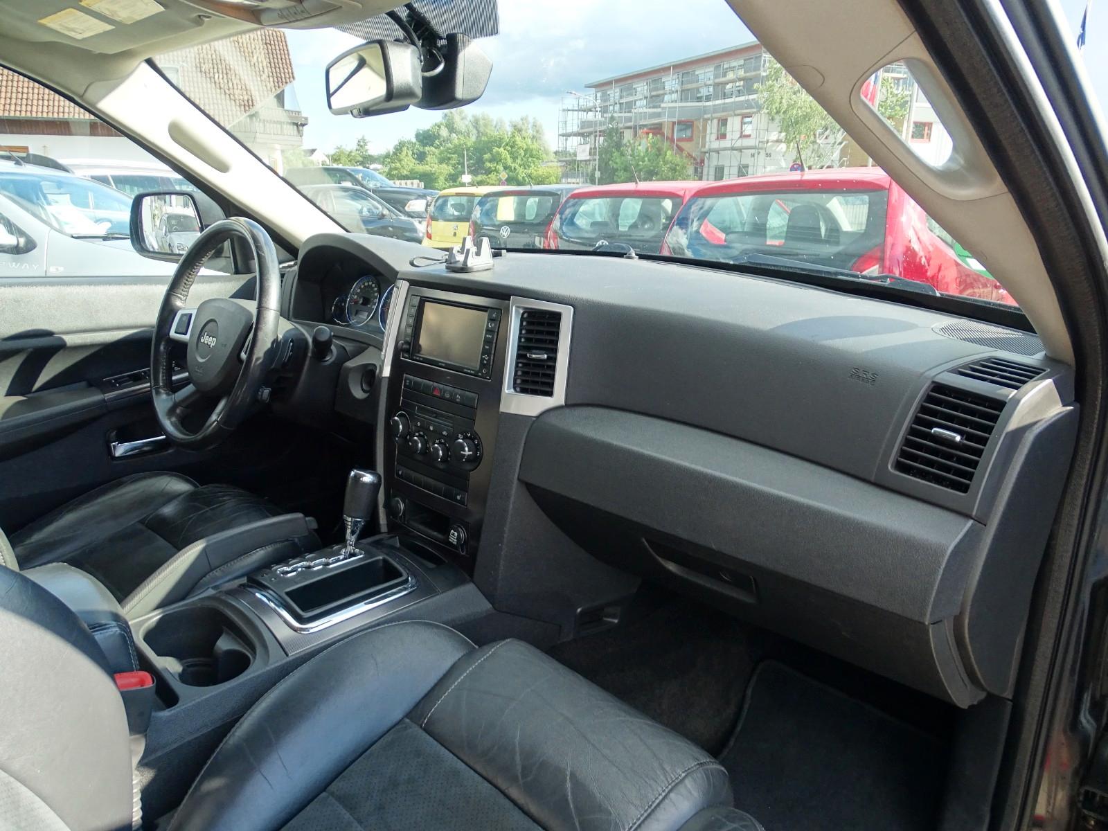 JEEP GRAND CHEROKEE SRT8 6.1L V8 HEMI 426 ch 4X4 BVA - TOIT OUVRANT - 213000 km