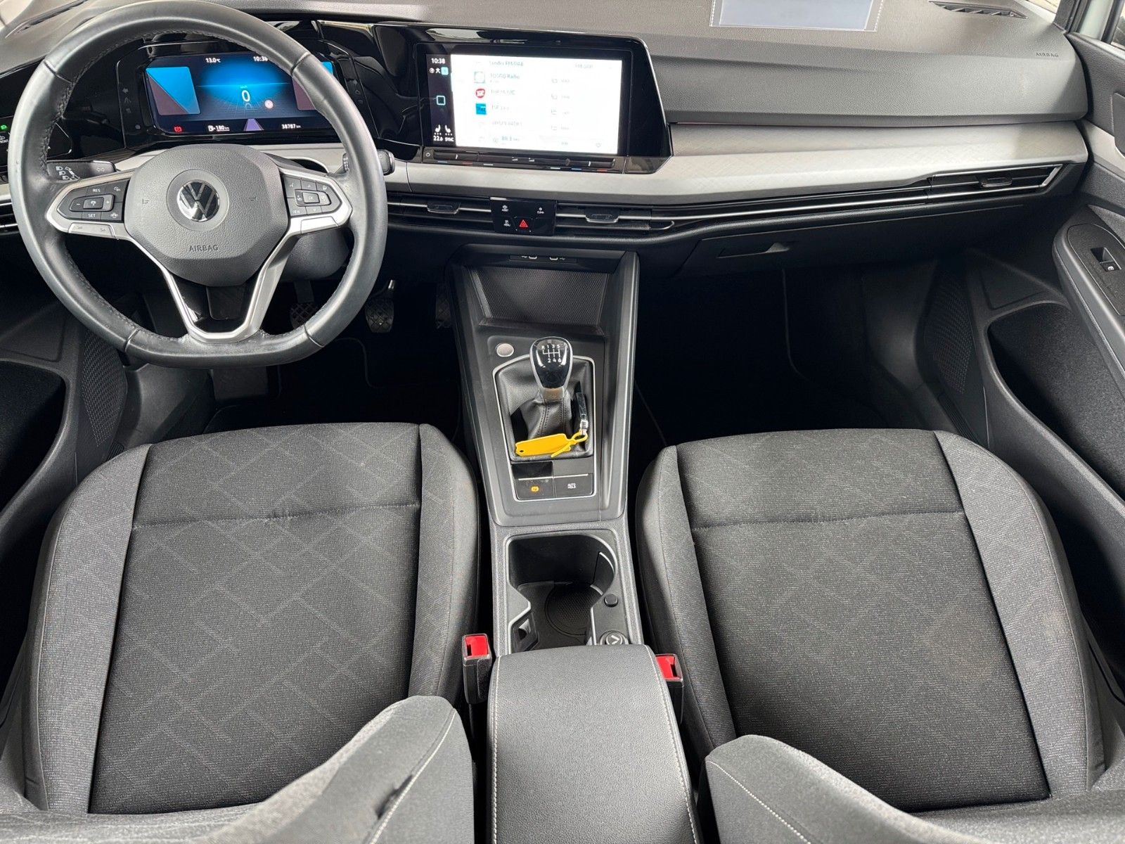 Fahrzeugabbildung Volkswagen Golf VIII Lim. Life 1.5 TSI