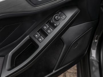 Ford Focus 1.0 Titanium Family-Paket Navi LED