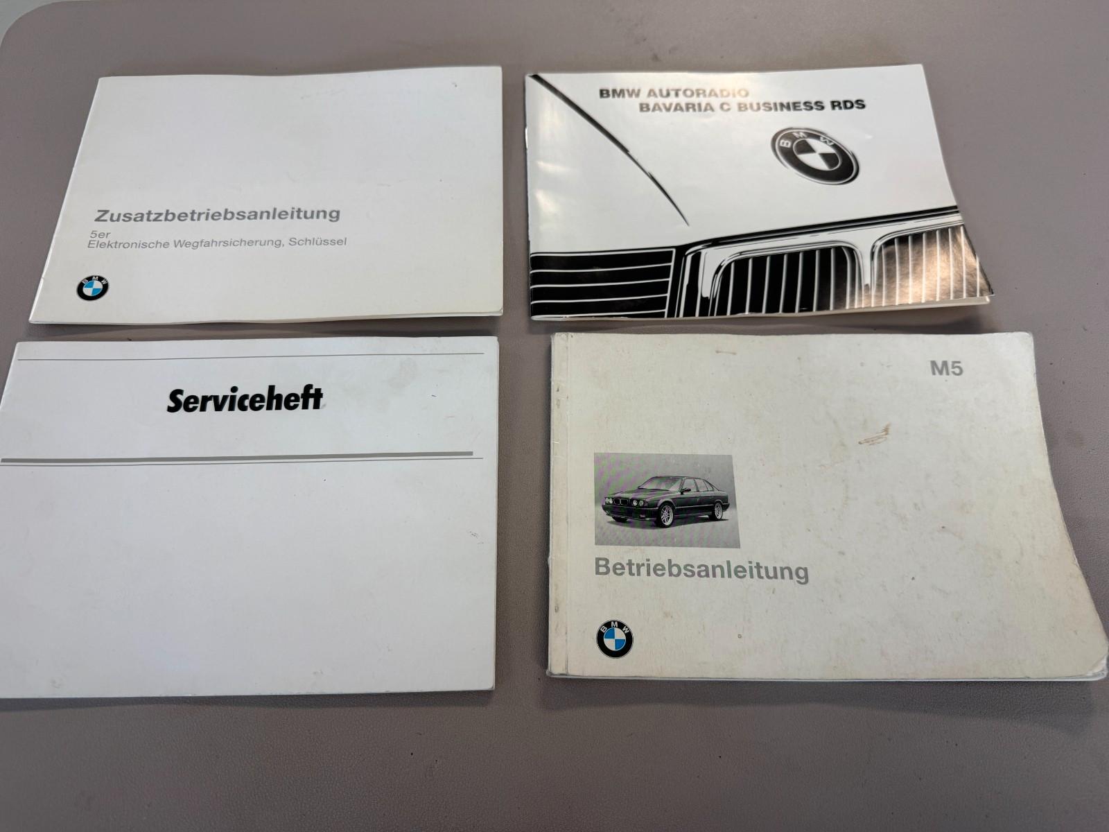 BMW M5 3.8 6 gang AVUS BLAU, 1 of 404