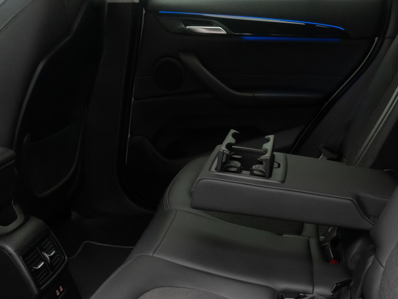 Fahrzeugabbildung BMW X1 sD18i Sport Line DAB Kamera DriveAssis 18Zoll