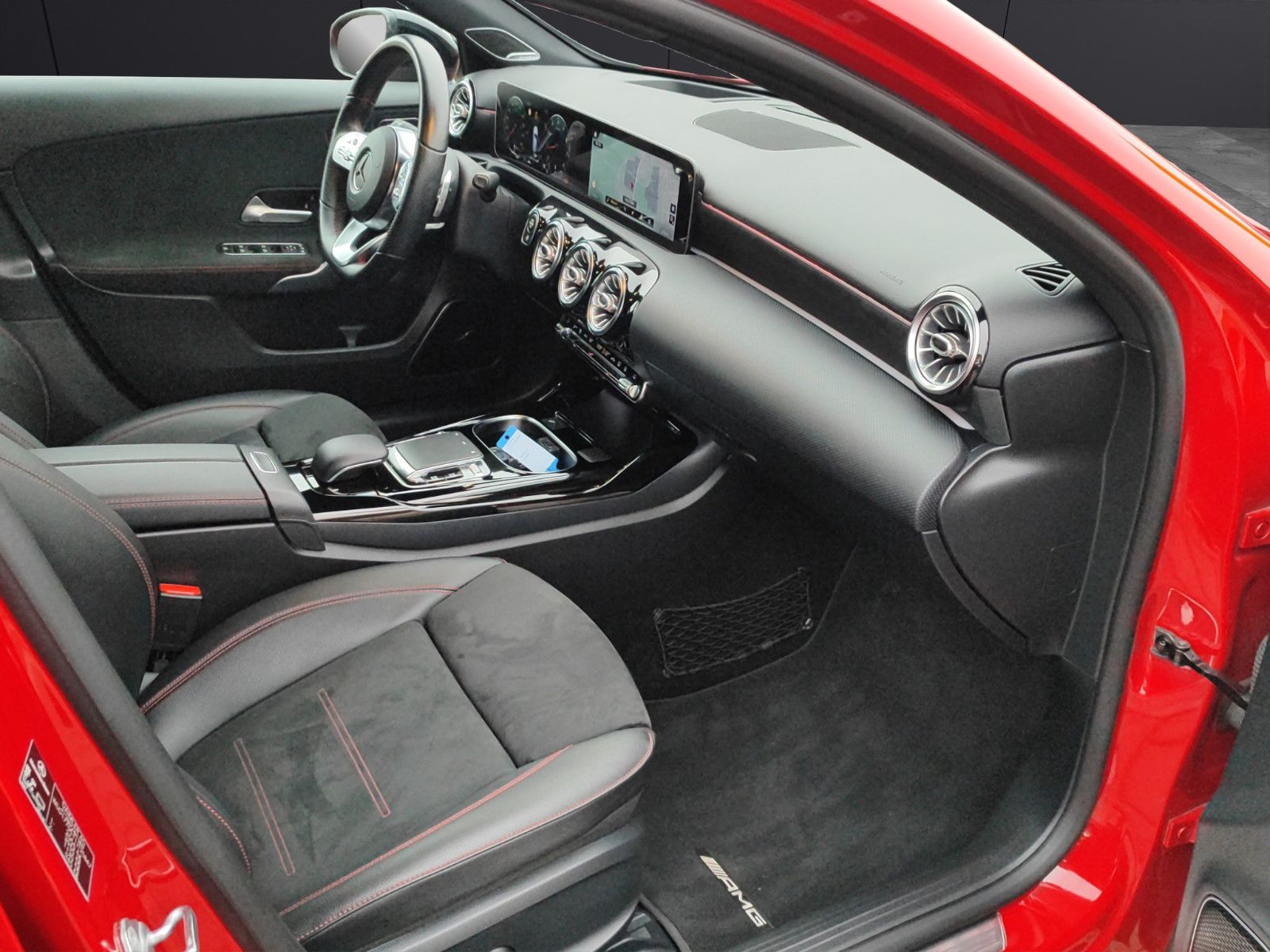 Fahrzeugabbildung Mercedes-Benz A 35 AMG 4Matic*Night*Pano*360°Cam*Burmester