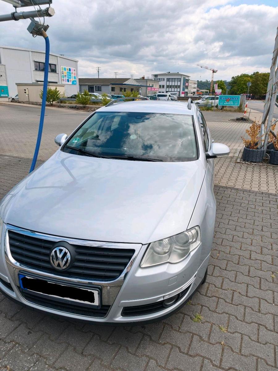Volkswagen Passat 2010 — interior
