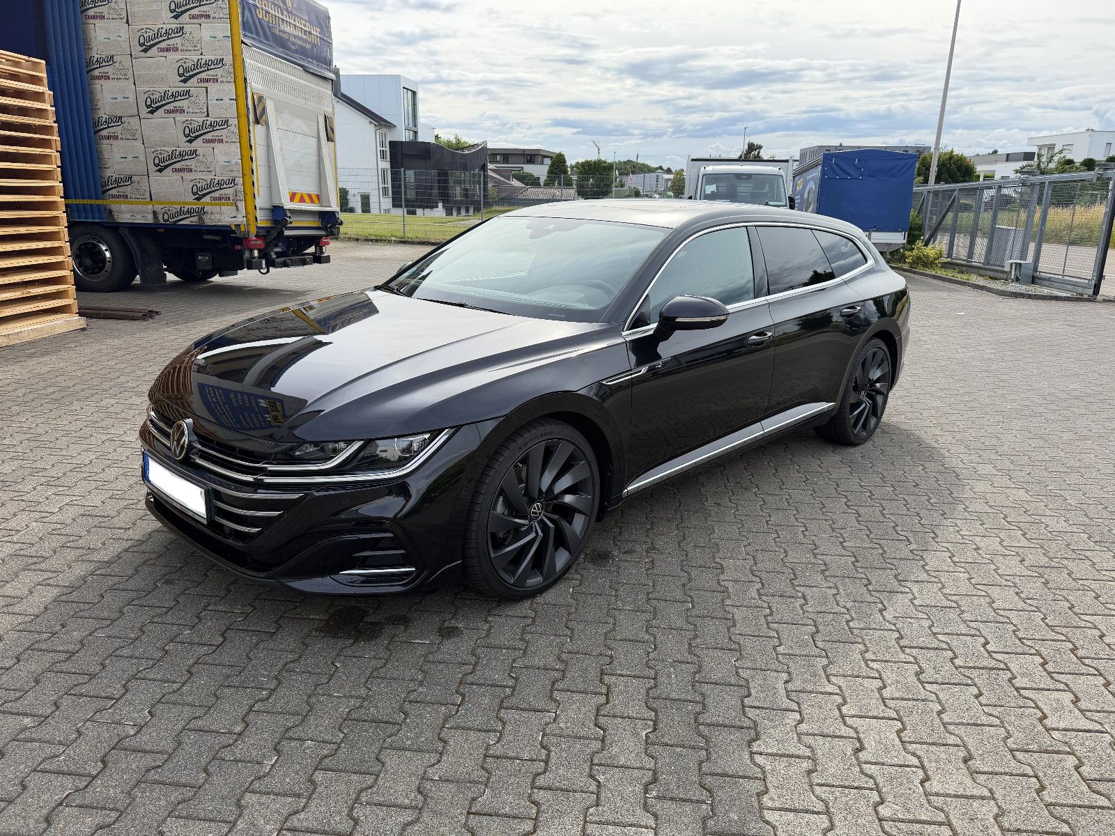 VW Arteon SB R-Line 2.0 TDI 4Motion Werksgarantie