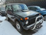 Lada Taiga Basis 4x4 - Lada Taiga mit Benzin-Antrieb: Allradantrieb