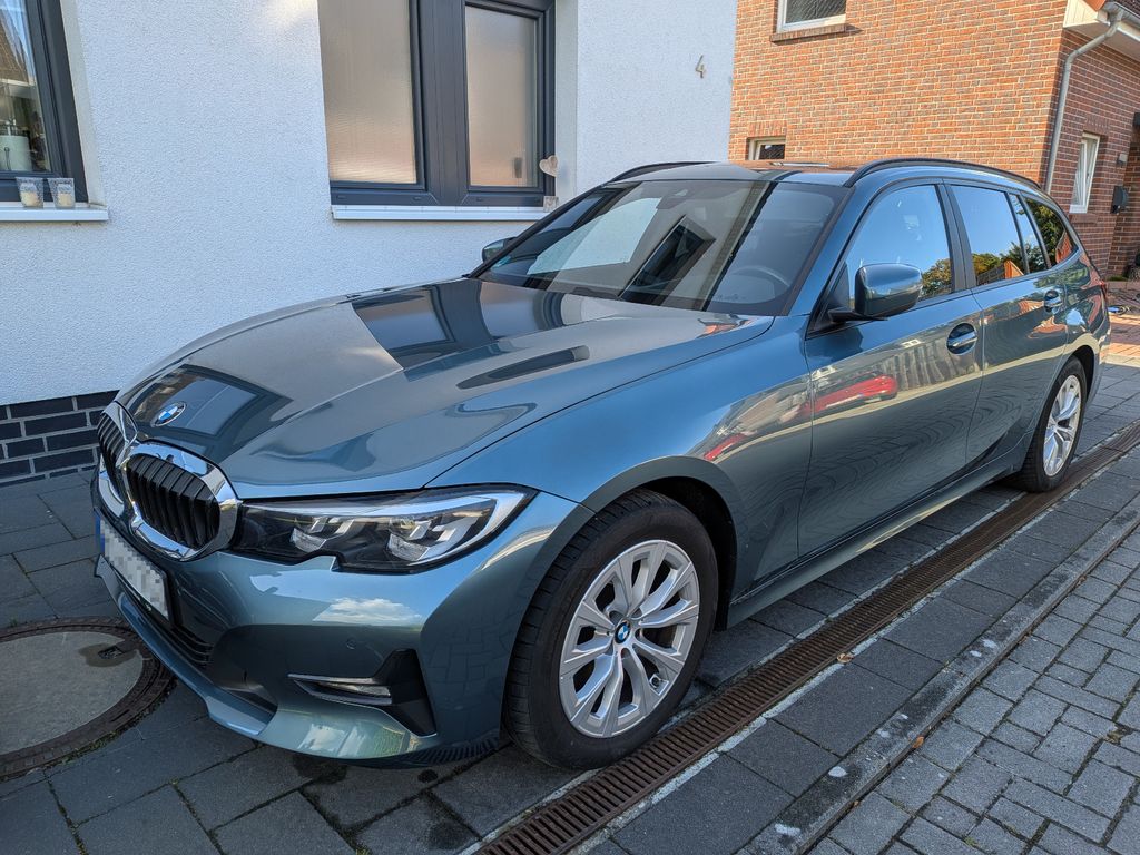 Image of BMW 320