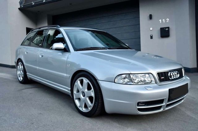 Audi S4 2.7 quattro Avant -