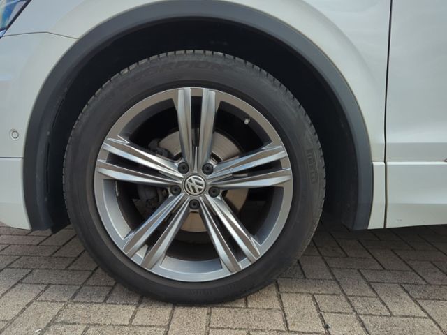 Fahrzeugabbildung Volkswagen Tiguan 2.0 TDI IQ.DRIVE R-Line AHK ACC PANODACH