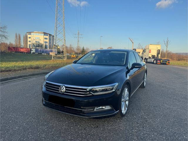 Volkswagen Passat Lim. Highline**R-LINE**