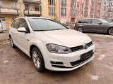 Volkswagen Golf 1.6 TDI LOUNGE Variant Navi Standh. 