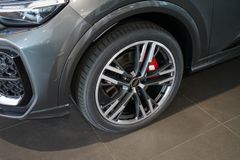 AUDI SQ5 TFSI quattro | Pano | HuD| Carbon | B&O AUDI SQ5 TFSI quattro | Pano | HuD| Carbon | B&O