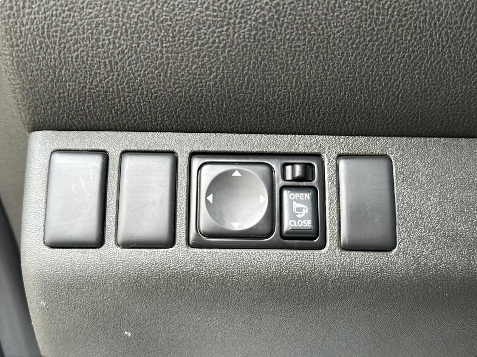 NISSAN PATHFINDER 2.5 dCi 190ch LE 4X4 - 7 PLACES - TOIT PANORAMIQUE - INTERIEUR CUIR CHAUFFANT - GPS - ATTELAGE