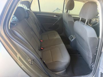 Volkswagen Golf - 8