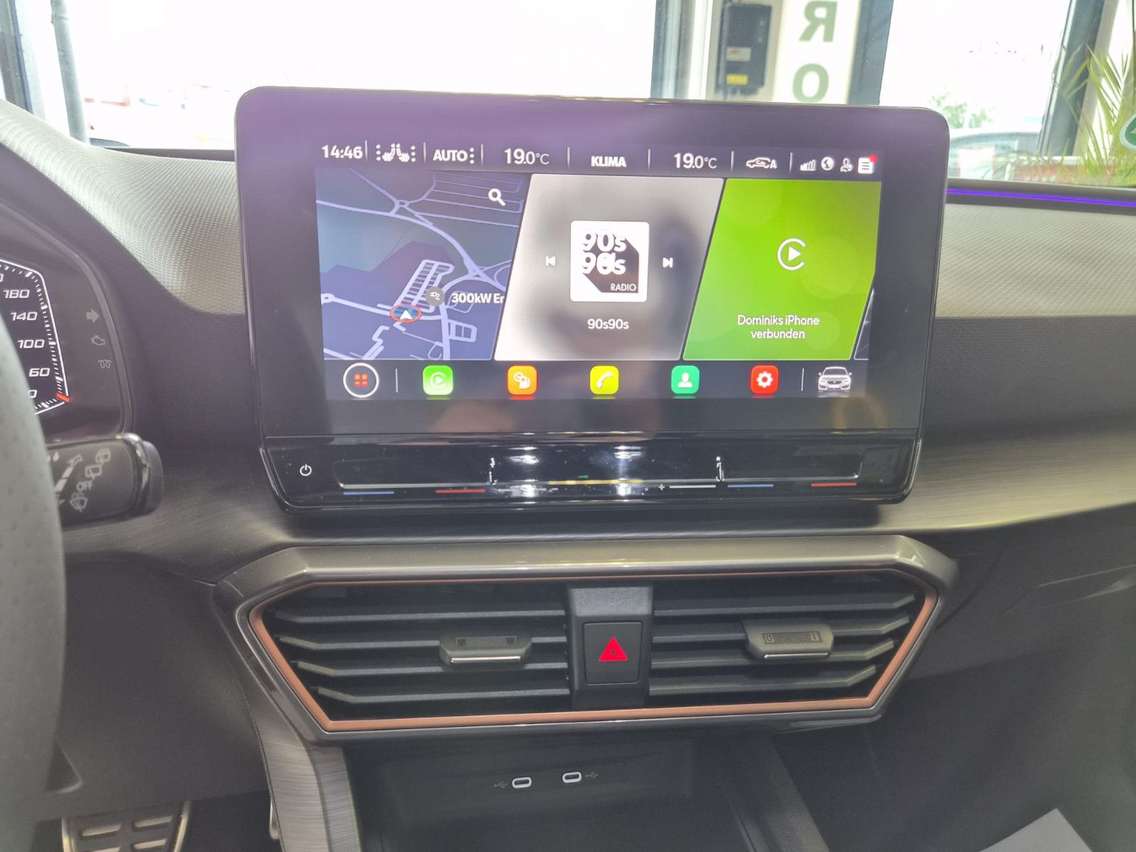 Fahrzeugabbildung CUPRA Leon VZ / PANO / LED / KAMERA / NUR 42TKM