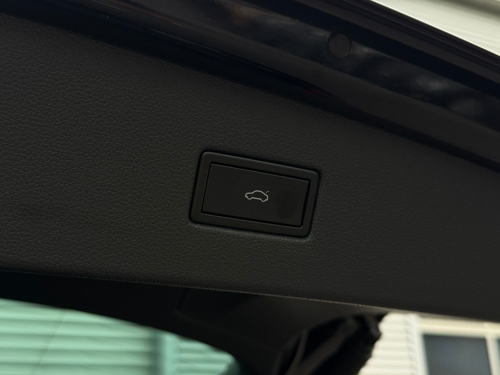 Fahrzeugabbildung Volkswagen Tiguan Highline 4Motion ACC AHK Nav SHZ Pano LED