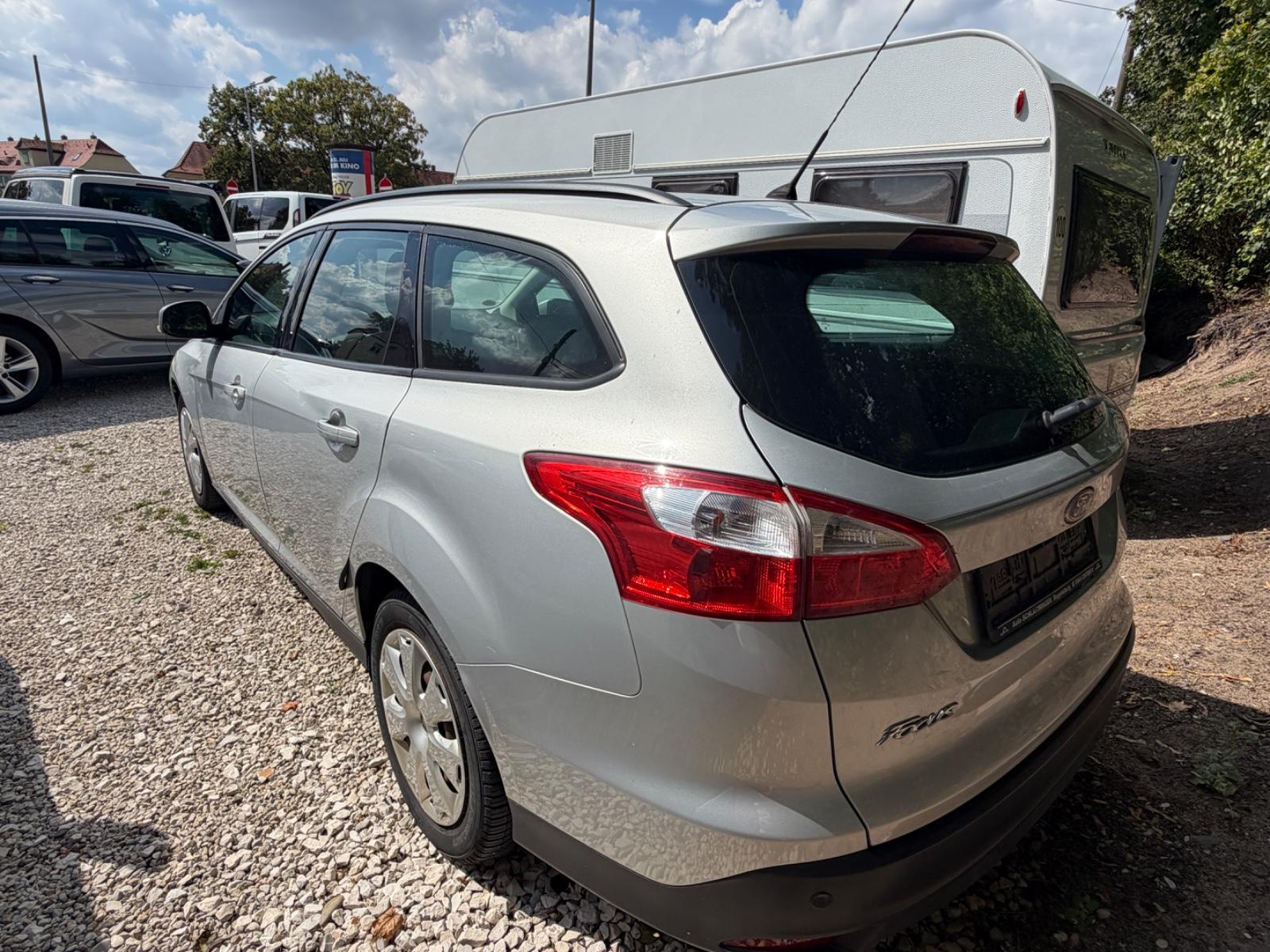 Ford Focus 2012 — engine 1.596 cm³, 105 HP (77kW)