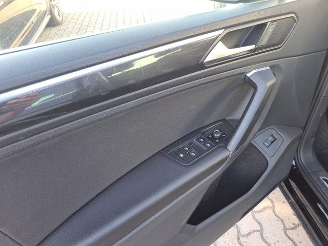 Fahrzeugabbildung Volkswagen Tiguan TDI HL 4M LED STH AHK Navi AID ACC RFK SH
