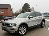 Volkswagen Tiguan Highline BMT/4Motion/OFFROAD/ACC/PANNO - Volkswagen Tiguan OFFROAD mit Diesel-Antrieb