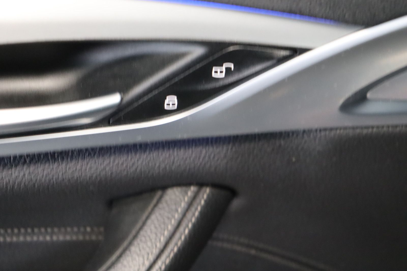 Fahrzeugabbildung BMW 530 d xDrive Sport Line * LED * HUD * Touring