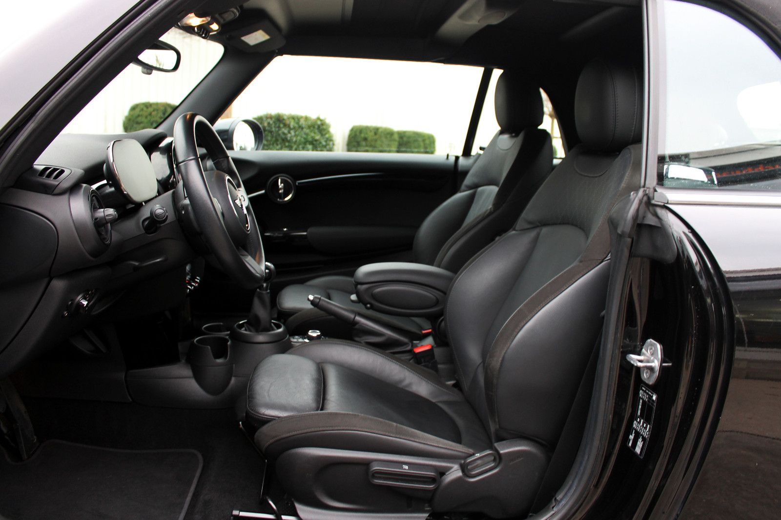 Fahrzeugabbildung MINI Cooper Cabrio Classic-Trim LED KAM PDC SHZ NAV