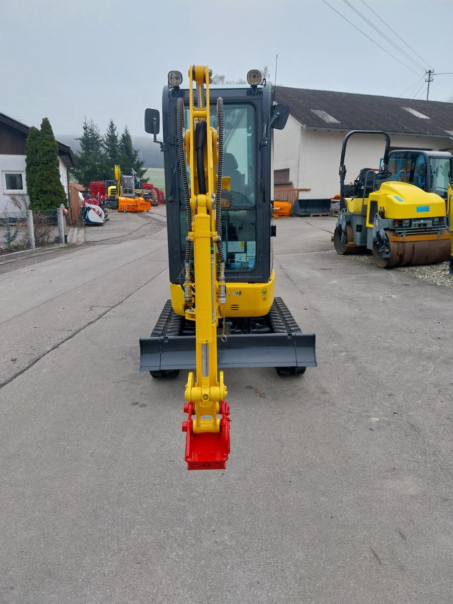 Komatsu PC 16, 17, 18, 20, 24