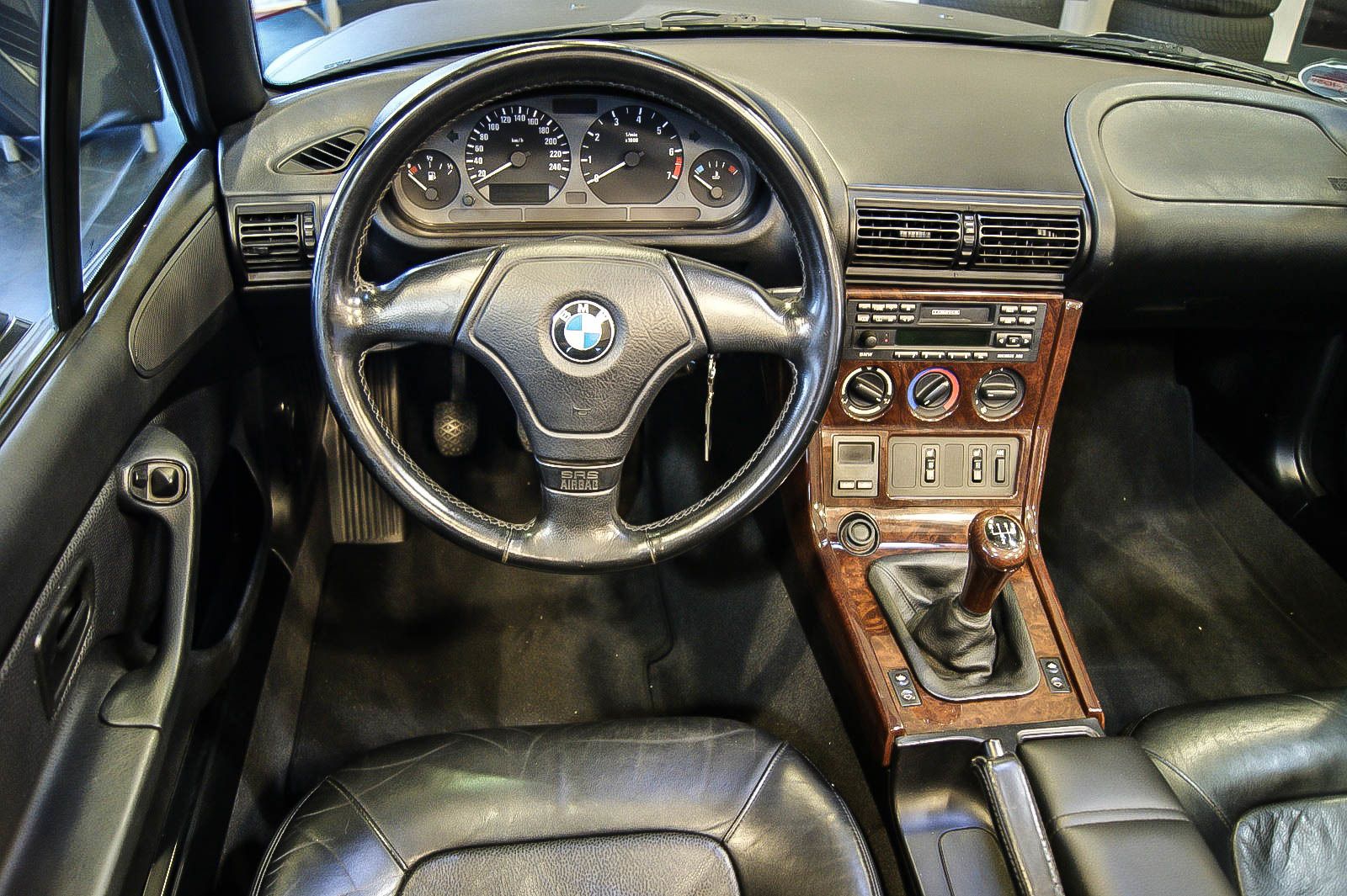 Fahrzeugabbildung BMW Z3 1.9 UNIKAT KOMPLETT LEDERBEZOGEN WETTERFEST