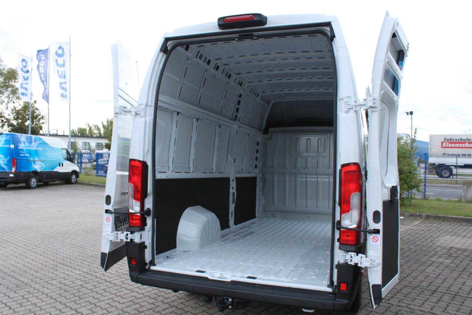 Fahrzeugabbildung Fiat Ducato H3 KaWa Maxi 180 Full-LED Automatik