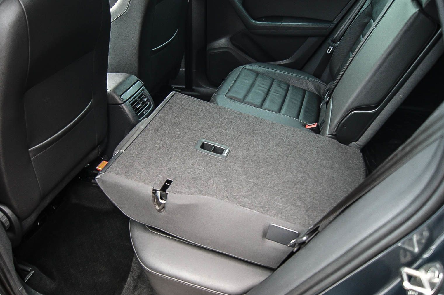 Fahrzeugabbildung SEAT Ateca 1.4TSI Xcellence LEDER NAVI 360°KAMERA ACC