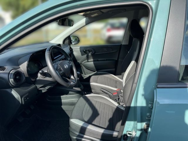 Fahrzeugabbildung Hyundai i10 Trend Navi Apple CarPlay Android Auto Klimaa
