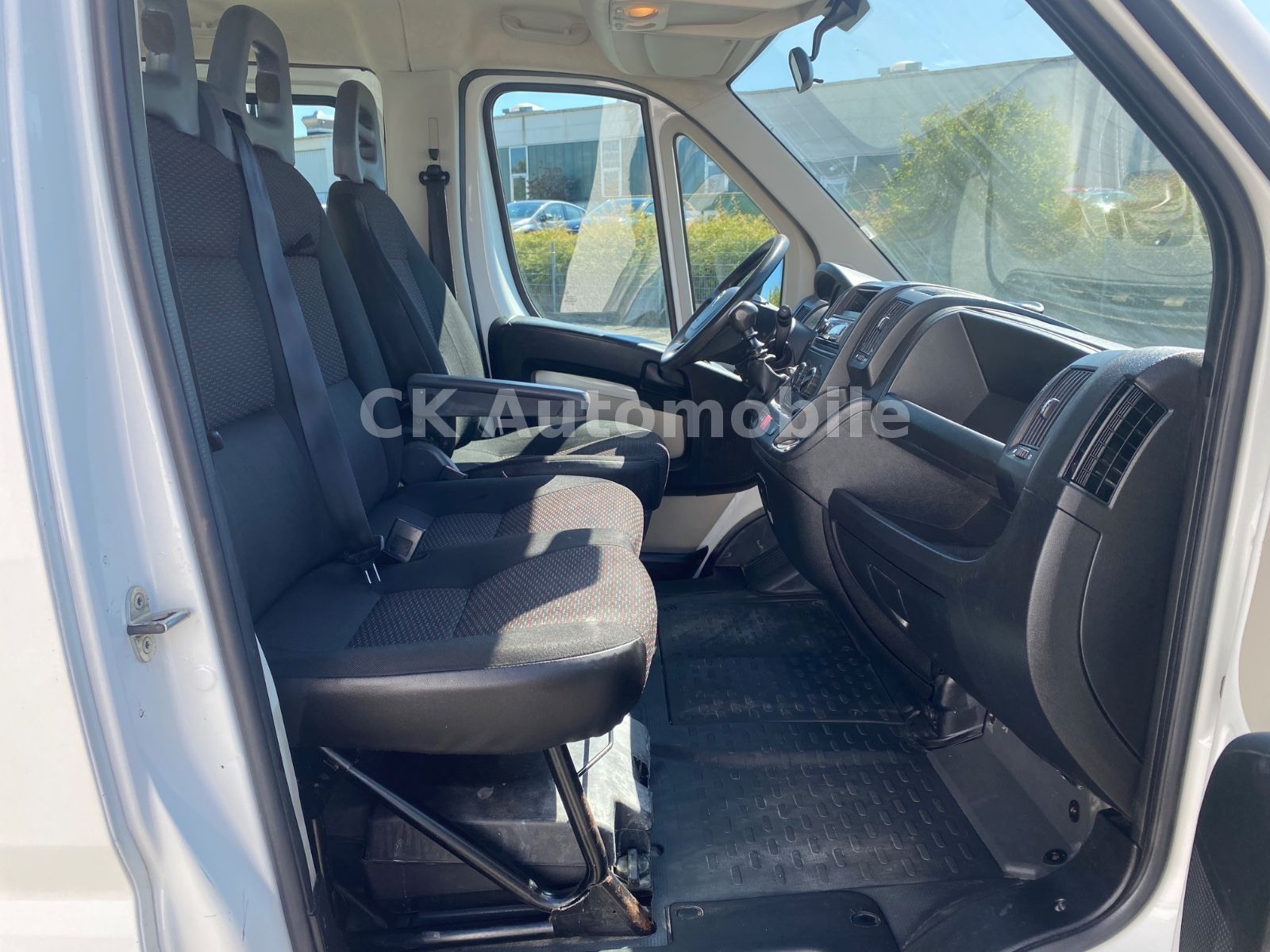 Fahrzeugabbildung Citroën Jumper Pritsche Doka. 35 L4 Heavy BlueHDi 130