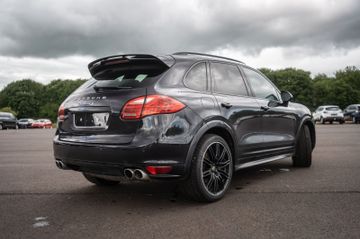 Porsche Cayenne - 10