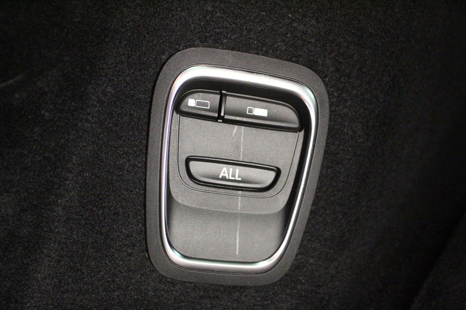 Fahrzeugabbildung Renault Grand Scenic Tce160 EDC Black*Panorama*