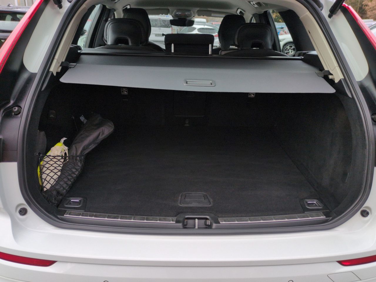 Volvo XC60 B4 (Diesel) Momentum Pro AWD Automatik Navi foto 23